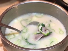 牛膝骨汤-神仙雪浓汤(弘大店)