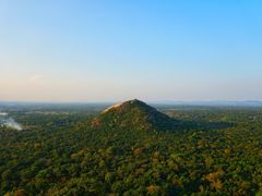 -班达拉奈克国际机场