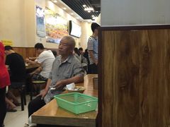 大堂-真素诚·清真(新华路店)
