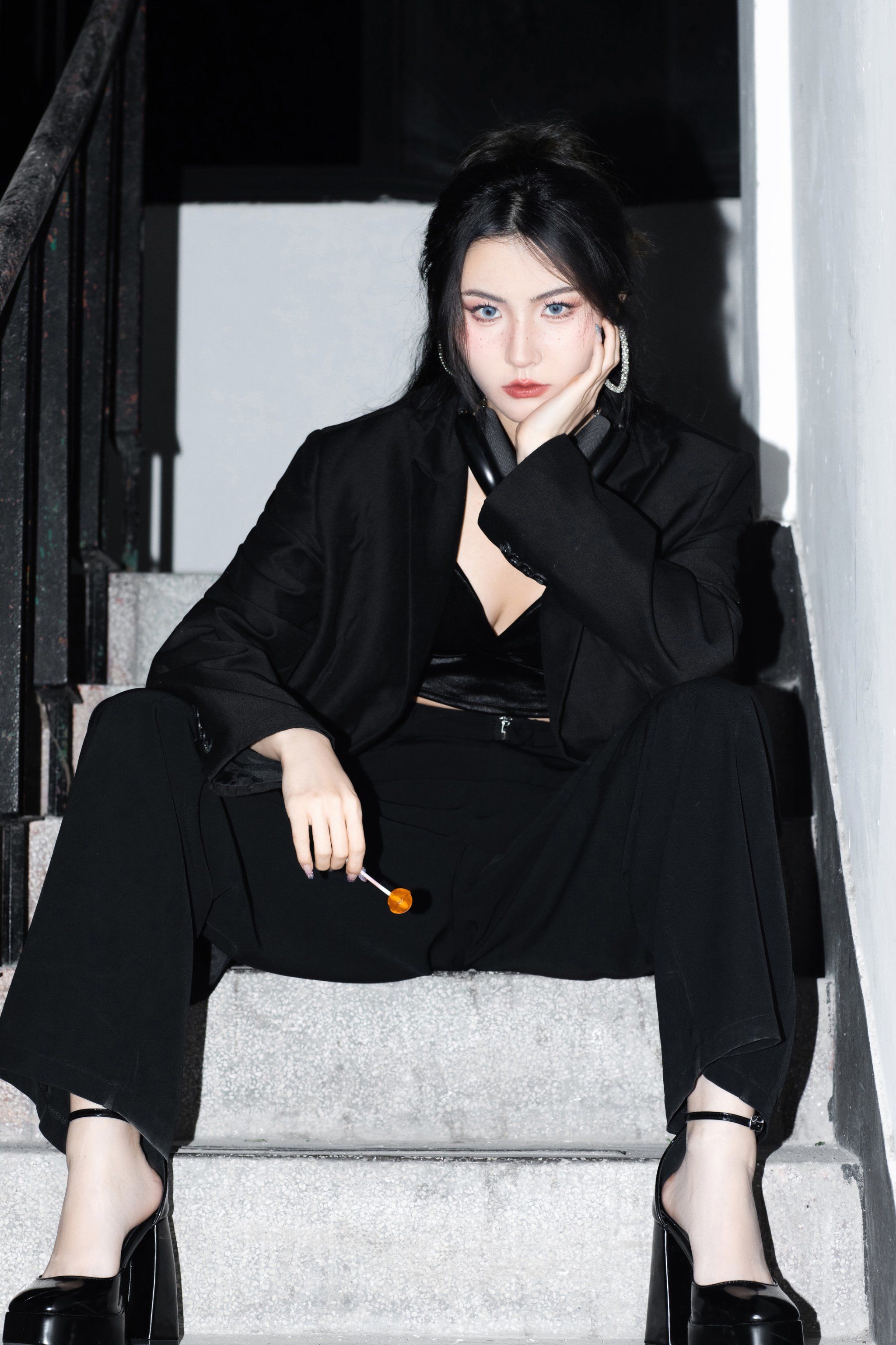 韩杂个性少女写真 可盐可甜的cool girl