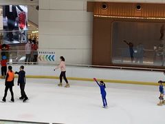 -冰纷万象滑冰场(深圳万象城店)