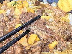 -粘豆包柴火铁锅炖