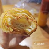首先说可颂，口感真的是外酥里嫩