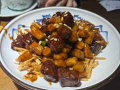 松子牛肉炒年糕-魔鬼牛蛙小厨•烤鱼•龙虾(上马墩光华时代店)