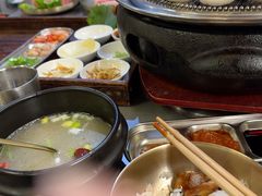 -围炉肉舍•炭烤活鳗•丹东海鲜烤肉(步行街店)