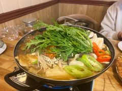 八爪鱼牛肉锅-东吉馆韩式餐厅(八经街总店)