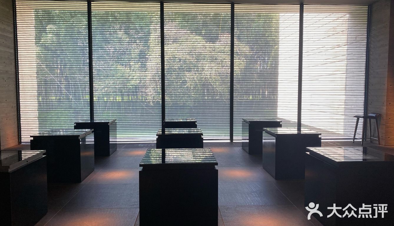 藏在古镇中的现代建筑