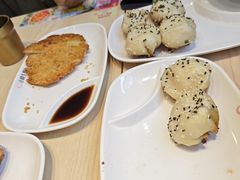 -小杨生煎(金山百联购物中心3楼店)