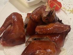 玻璃脆皮乳鸽皇-新雅(丰盛里店)