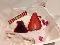 生酸奶•杨梅轻糖蛋糕-HOT CRUSH趁热集合·现烤面包(上海环球港店)