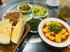 -秦扬居特色菜馆(上王村)