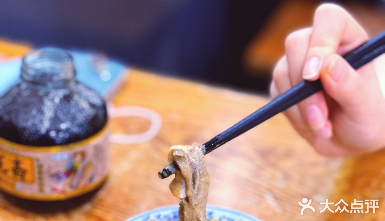 “她”点名要吃的卤煮!