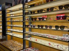 -优医视平价眼镜蔡司依视路折扣工厂店(德胜门店)