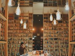 -钟书阁(松江泰晤士小镇店)