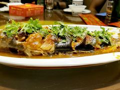 大锅熬鱼-那家老院子东北菜·饺子·小鸡炖蘑菇(艳华街店)