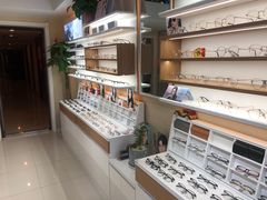 -视野联行眼镜·蔡司授权店(长白万象汇店)