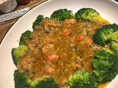 -虾弄弄海派小龙虾·牛羊蝎子火锅