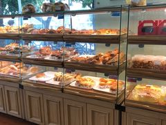 面包甜点陈列柜-新侨三宝乐面包店(崇文门店)