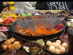 -渝嘴小老弟老火锅(华新村店)