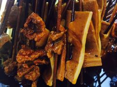 -拈签一笑黄牛肉辣卤串串