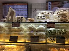 -白玉兰食品甜凤店(合生汇店)