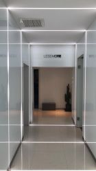 -LESSMORE科技头皮理容中心