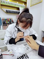 -董小姐日式美甲美睫·皮肤管理