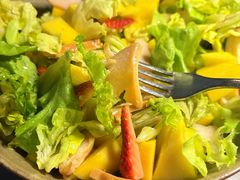 烟熏鸡胸芒果草莓沙拉-blend咖啡部落(卓悦中心店)
