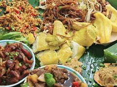 -亚龙湾亚泰商业街