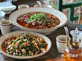 以前不爱吃毛血旺，现在每天必吃毛血旺就因为磁器口这家