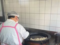 -黄阿姨锅贴大王(万航渡路店)