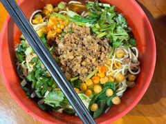 -爆炸头阿姨小四川正宗川味小吃(无任何分店)