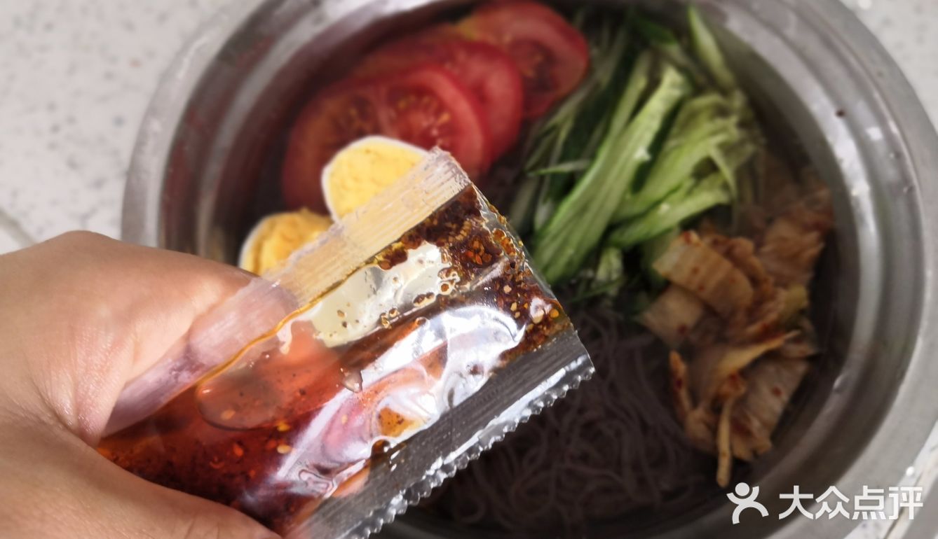 朝鲜荞麦冷面。操作简单易上手，只要食材在手，说走就走！