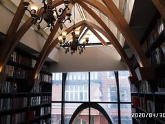 -钟书阁(松江泰晤士小镇店)