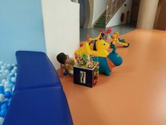 -小门牙好性格托育(北外滩中心)