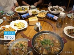 -头上红煨盐鸡·非遗院子餐厅