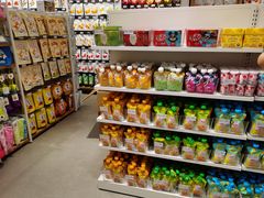 -名创优品(山东青岛华润万象城店)