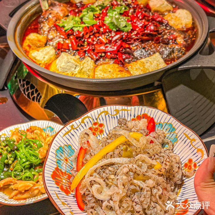 就在东莞‼️这家烤鱼里面竟然还加了豆花😋