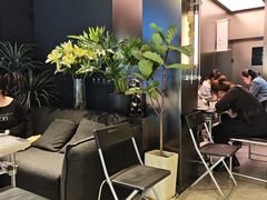 -W COLLECTIVE  DESSERT SHOP