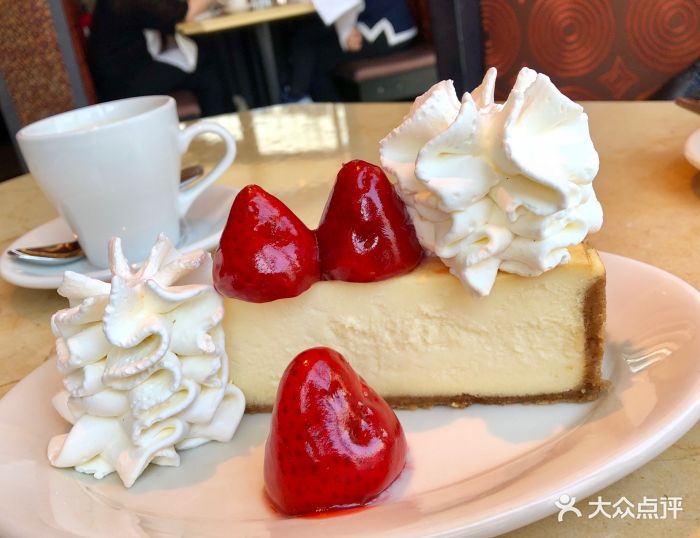 the cheesecake factory 芝乐坊餐厅(王府中环店)草莓芝士蛋糕图片
