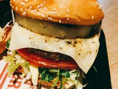 -The Habit Burger Grill 哈比特汉堡(复兴soho店)