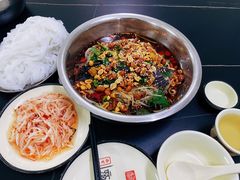 -周良天山牛杂城(天山路总店)