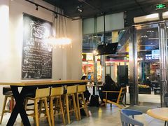 大堂-HELLO 27 意面·沙拉·帕尼尼