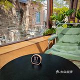 误打误撞走进Midi，因为本来想探店的咖啡馆没开门