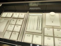 -周大福CHOW TAI FOOK(宝山苏宁易购店)