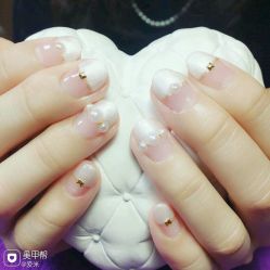 -薇奈尔美甲美睫·科技美肤