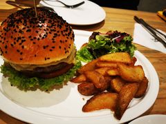 招牌牛肉汉堡-UPPER KITCHEN(延安路店)