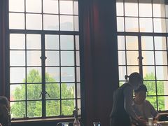 靠窗位-YUE·6·西式融合餐厅(外滩六号店)