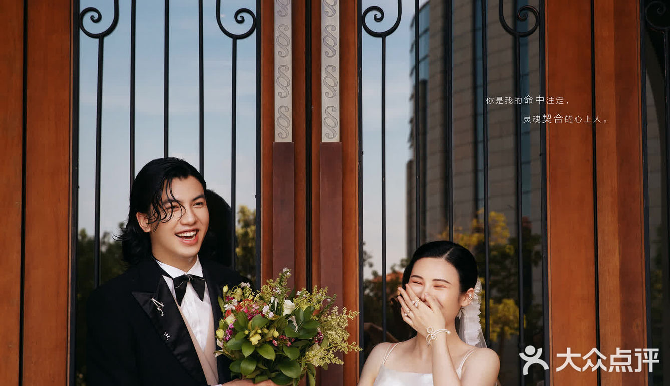 厦门旅拍婚纱照丨在美伦山庄演绎欧式童话故事