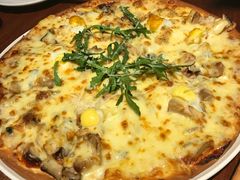 菇菌披萨淋黑松露油-卡朋厨房(289艺术园区店)